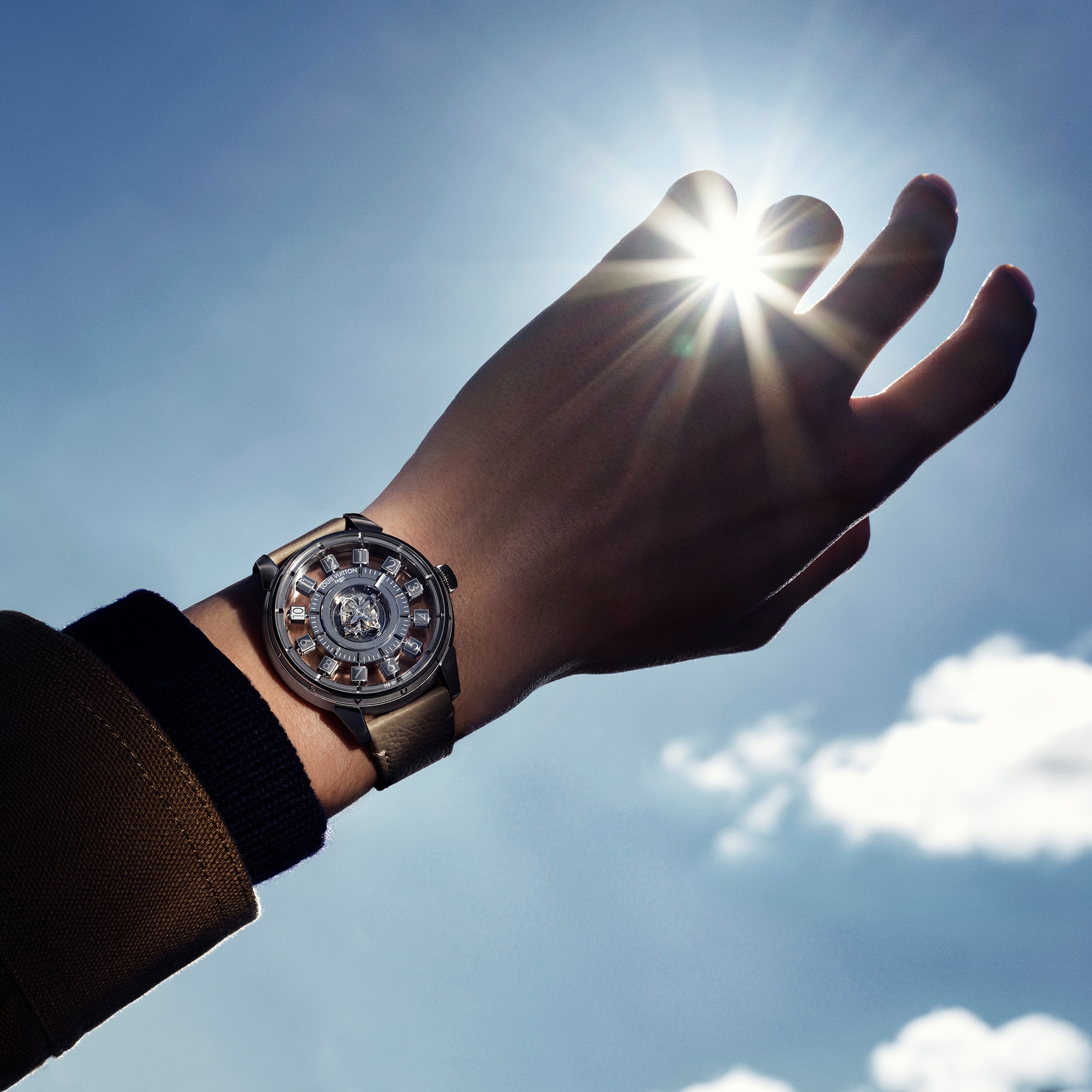 Reloj automático Tambour Taiko Spin Time Air de 42,5 mm en oro blanco, ojo de halcón y diamantes Relojería Todos los relojes } | LOUIS VUITTON